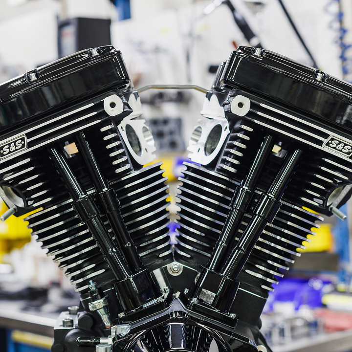 S&S CYCLE V124 Long Block Engine - Black Edition - Big Twin | Custom Chasis w/Alternator-Style Primary 310-1158