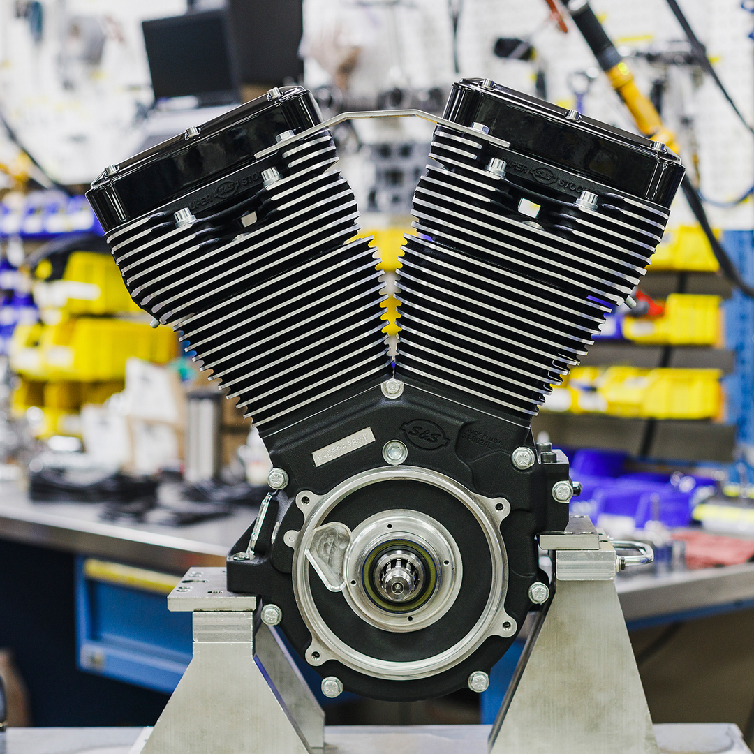 S&S CYCLE V124 Long Block Engine - Black Edition - Big Twin | Custom Chasis w/Alternator-Style Primary 310-1158