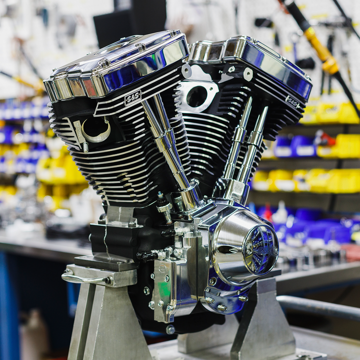 S&S CYCLE V124 Long Block Engine - Chrome/Wrinkle Black - Big Twin | Custom Chasis w/Alternator-Style Primary 310-1159