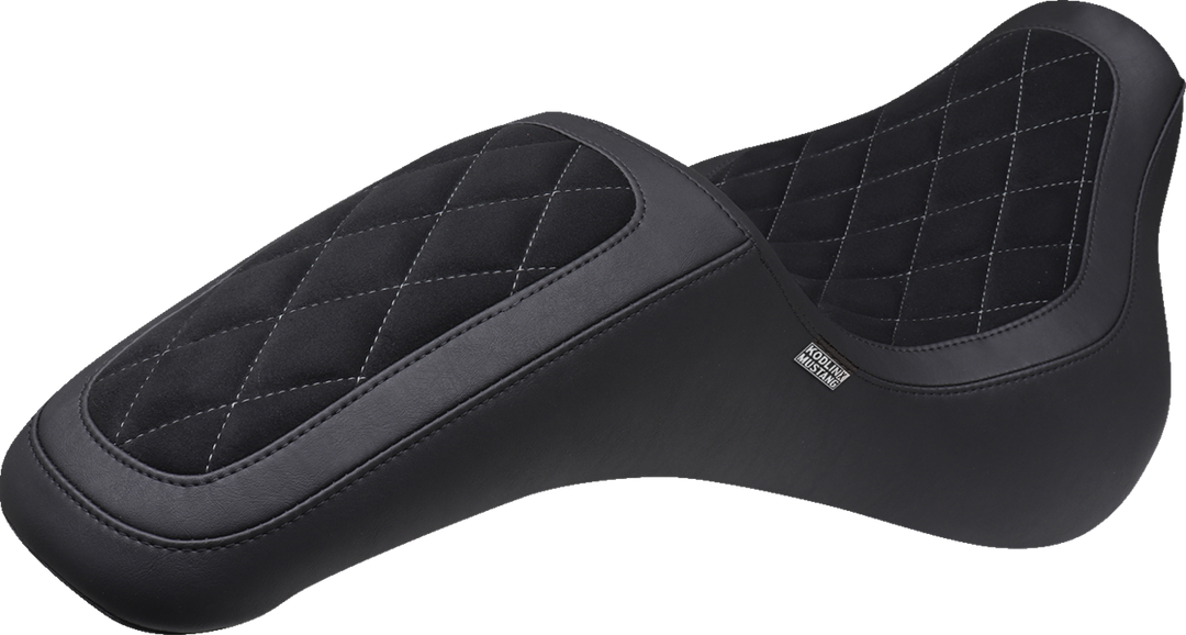 MUSTANG Signature Series Fastback™ - Vinyl/Alcantara® - Diamond Stitch w/ Gun Metal Thread - FX '18-'25 76321GM