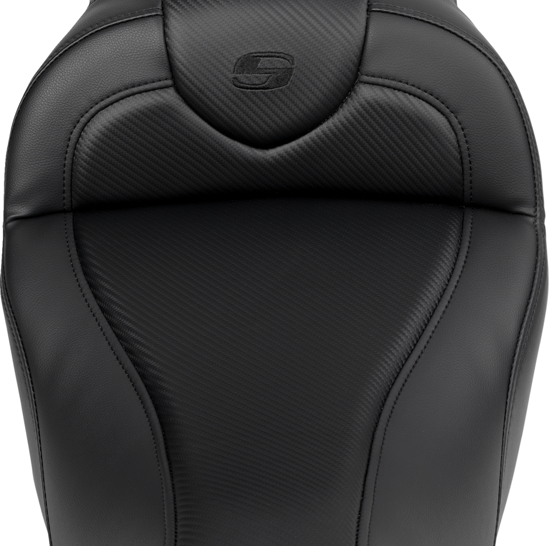 SADDLEMEN Roadsofa™ Seat - with Backrest - Carbon Fiber - Black Stitch - FL '08-'19 808-07B-185B0