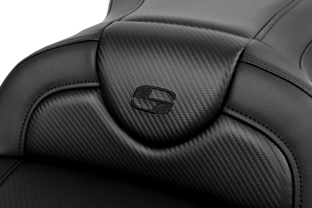 SADDLEMEN Roadsofa™ Seat - without Backrest - Carbon Fiber - Black Stitch - 'FL '08-'19 808-07B-18500