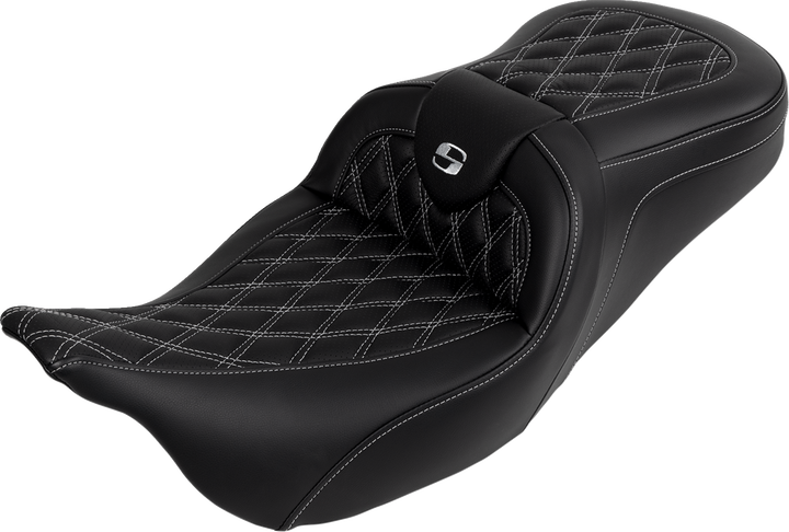 SADDLEMEN Roadsofa™ Seat - with Backrest - Silver Stitch - FL '08-'23 808-07B-182B5