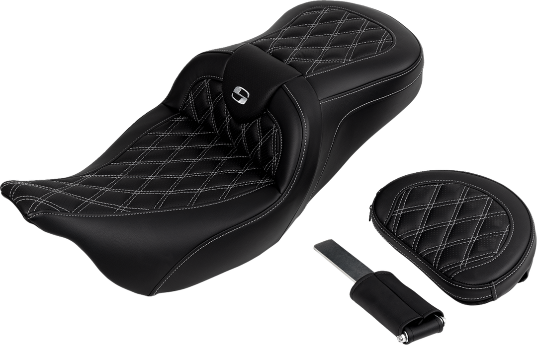 SADDLEMEN Roadsofa™ Seat - with Backrest - Silver Stitch - FL '08-'23 808-07B-182B5