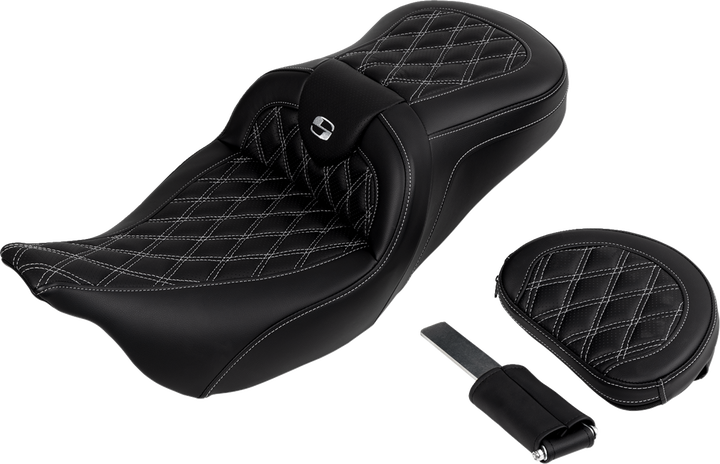 SADDLEMEN Roadsofa™ Seat - with Backrest - Silver Stitch - FL '08-'23 808-07B-182B5