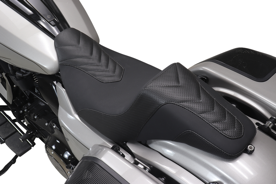 MUSTANG Kodlin Signature Series Squareback* Seat - Black w/ Gunmetal Stitch - FLH/FLT '23-'24 76324GM