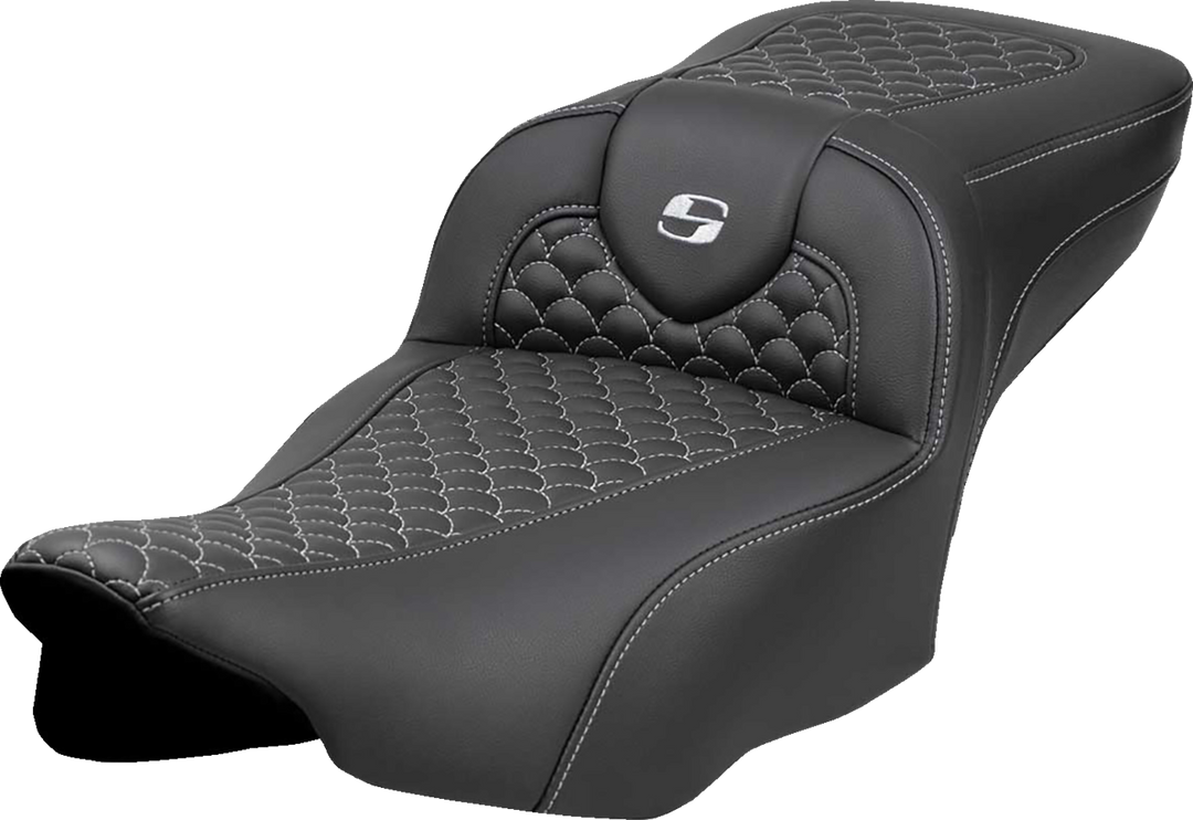 SADDLEMEN Roadsofa* Extended Reach Seat - Dragon Scale Stitch - Silver Stitch - w/o Backrest - FLT/FLH '23-'24 823-07-20905