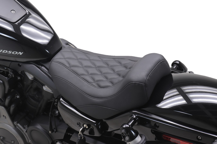 MUSTANG Tripper* Solo Seat - Double Diamond - Nightster '22-'25 83100