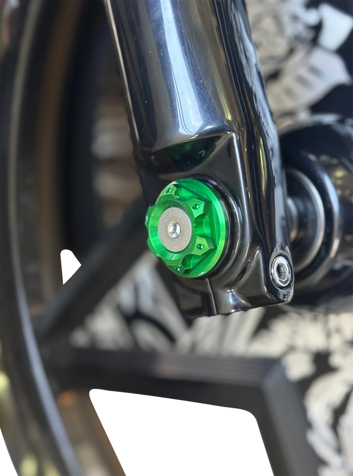 PAUL YAFFE BAGGER NATION Y-Axle with Turret Style Axle Cover Kit - Custom - Front - Green - 25 mm PYO:YAXLE-08-HT-GN