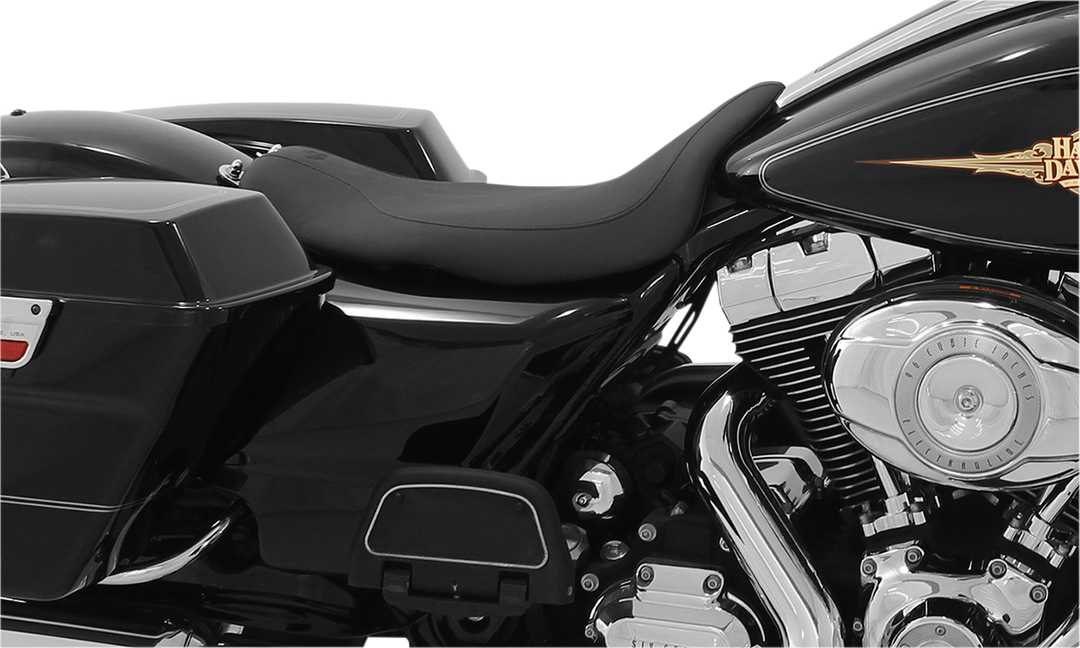 MUSTANG Runaround Solo Seat - Black - FL '08-'25 76869