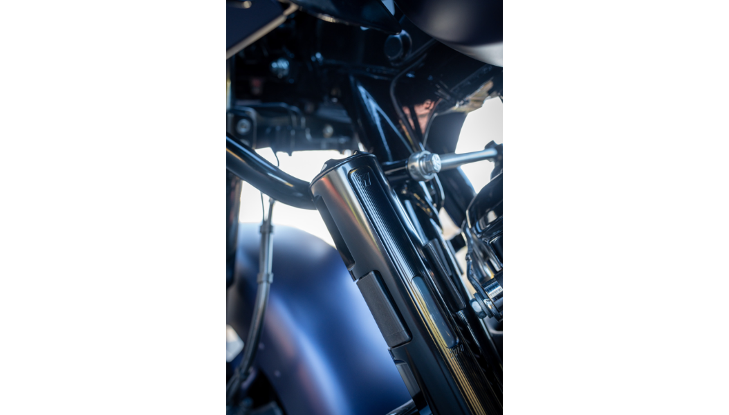 Kodlin USA Water Reservoir Cover - Gloss Black - 23.5-Up Street Glide and Road Glide -K25415