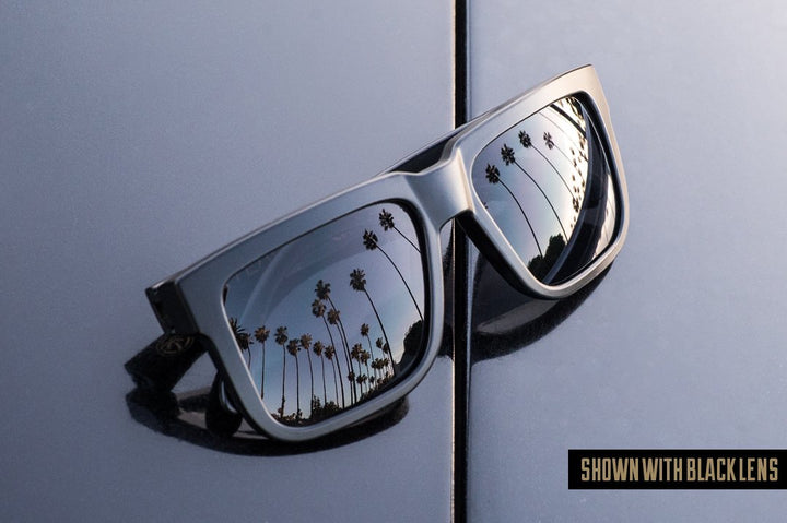 Heatwave Visual Avenue Sunglasses: Black W/Gold Emblem (4758003974221)