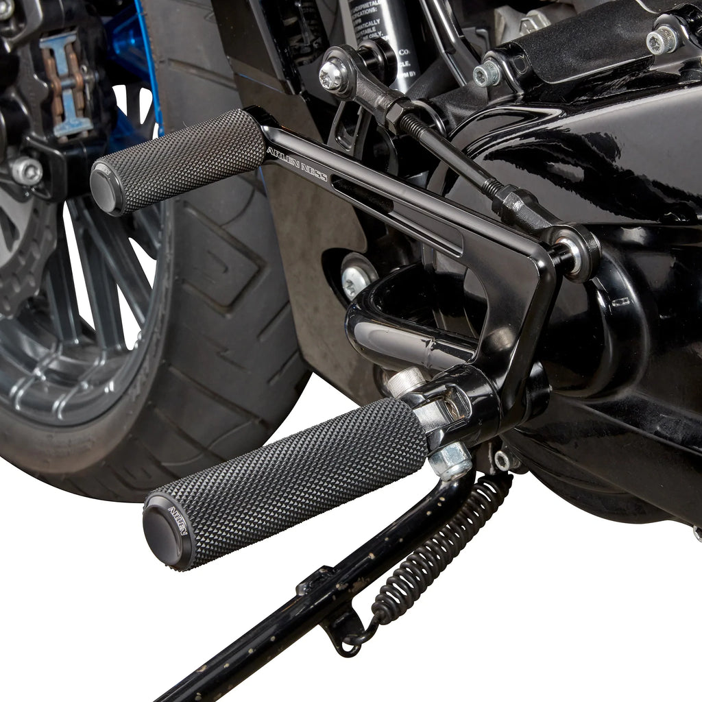 Arlen-Ness-Bagger-Mid-Control-