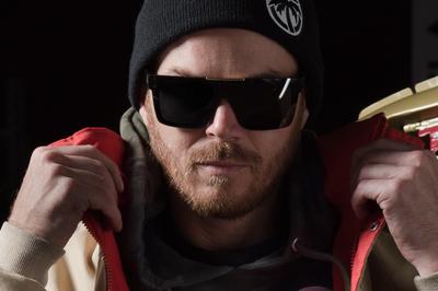 Heatwave Visual Quatro Sunglasses: Black/Gold Bar (4757695299661)